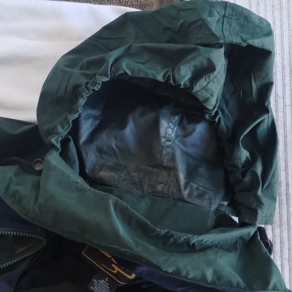 Men's Jacket made by Cobra Size:L  Color: Dark Green, Concealed Hood, pockets - Picture 11 of 13